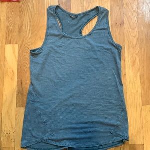 Oiselle Flyout Tank Douglas Fir Size 6